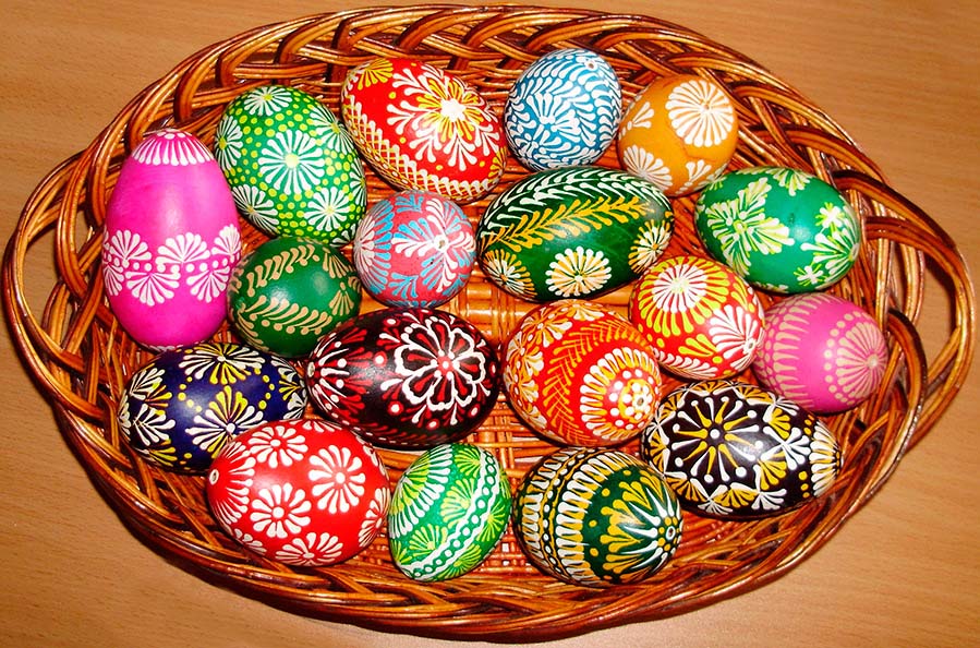 Откуда пошла языческая традиция, красить яйца?