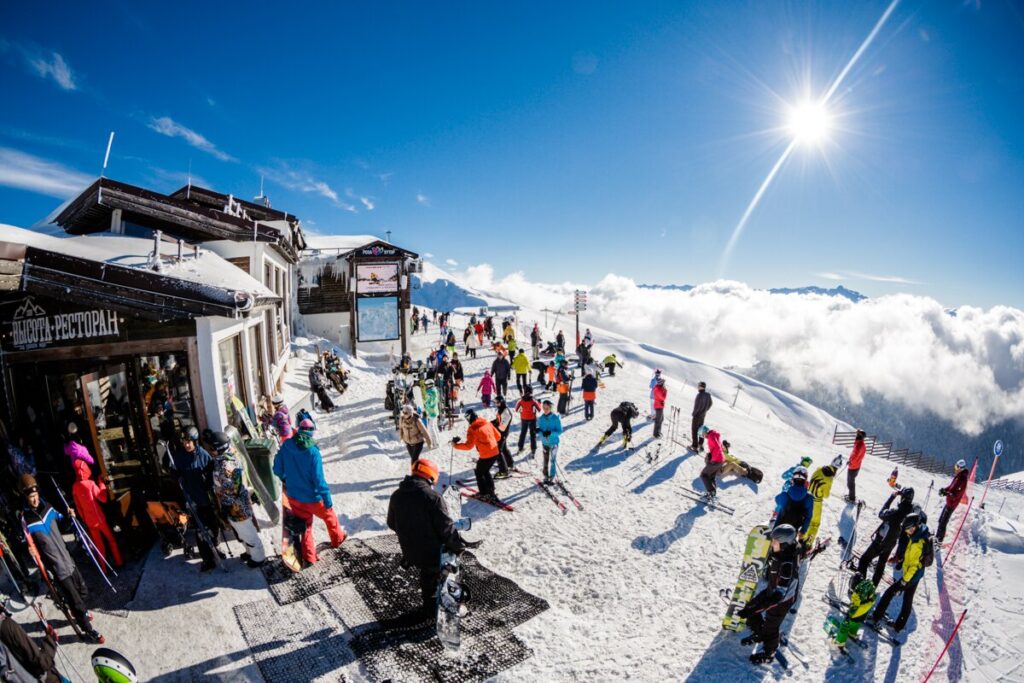 Сколько стоит покататься на горных лыжах?
